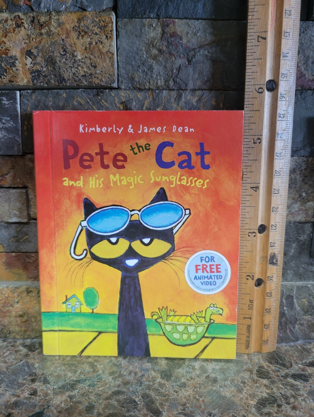 Pete the Cat and his magic sunglasses Happy Meal book‎ New